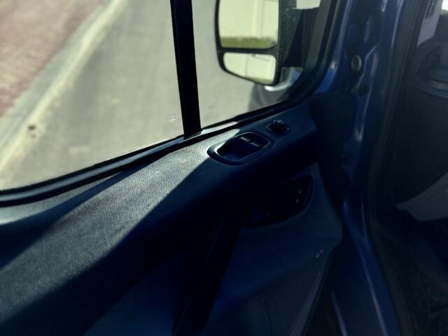 Синій Форд Транзит, об'ємом двигуна 2.2 л та пробігом 245 тис. км за 13499 $, фото 8 на Automoto.ua