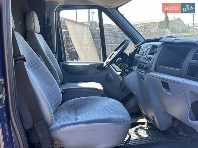 Синий Форд Транзит, объемом двигателя 2.2 л и пробегом 382 тыс. км за 9700 $, фото 27 на Automoto.ua