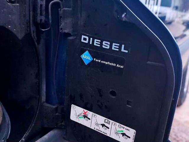 Синий Форд Транзит, объемом двигателя 2.2 л и пробегом 255 тыс. км за 12500 $, фото 4 на Automoto.ua