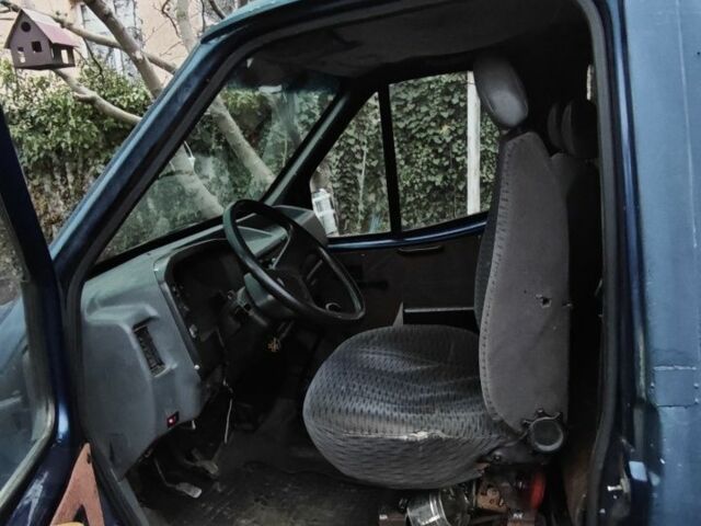 Синий Форд Транзит, объемом двигателя 2 л и пробегом 300 тыс. км за 831 $, фото 4 на Automoto.ua