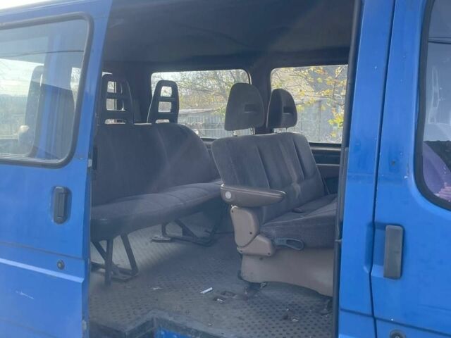 Синий Форд Транзит, объемом двигателя 2.5 л и пробегом 233 тыс. км за 1900 $, фото 6 на Automoto.ua
