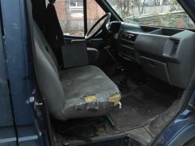 Синий Форд Транзит, объемом двигателя 2 л и пробегом 300 тыс. км за 831 $, фото 6 на Automoto.ua