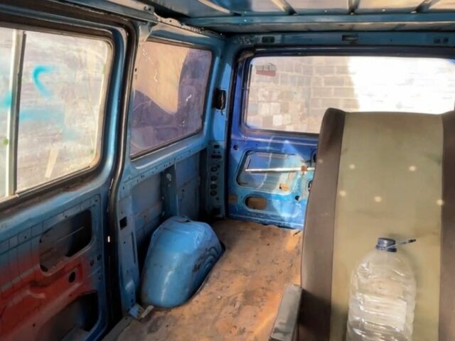Синий Форд Транзит, объемом двигателя 2 л и пробегом 350 тыс. км за 564 $, фото 12 на Automoto.ua