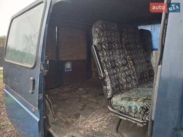 Синій Форд Транзит, об'ємом двигуна 2.5 л та пробігом 230 тис. км за 2600 $, фото 4 на Automoto.ua