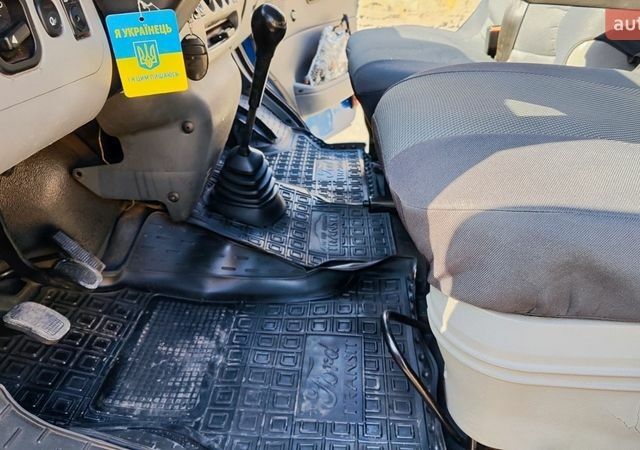 Синій Форд Транзит, об'ємом двигуна 2.5 л та пробігом 680 тис. км за 3800 $, фото 25 на Automoto.ua