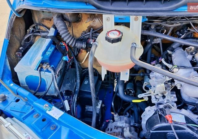 Синій Форд Транзит, об'ємом двигуна 2.5 л та пробігом 680 тис. км за 3800 $, фото 4 на Automoto.ua