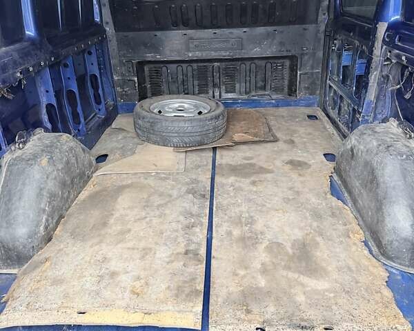 Синий Форд Транзит, объемом двигателя 2.2 л и пробегом 356 тыс. км за 6500 $, фото 6 на Automoto.ua