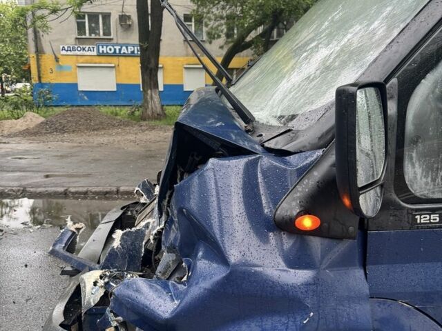 Синий Форд Транзит, объемом двигателя 2.4 л и пробегом 500 тыс. км за 2600 $, фото 1 на Automoto.ua