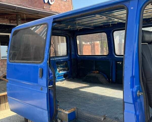 Синий Форд Транзит, объемом двигателя 2.5 л и пробегом 300 тыс. км за 2300 $, фото 3 на Automoto.ua