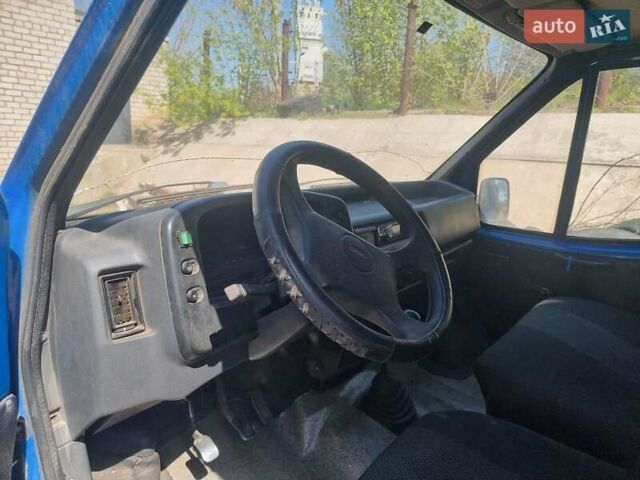 Синий Форд Транзит, объемом двигателя 2.5 л и пробегом 300 тыс. км за 2300 $, фото 16 на Automoto.ua