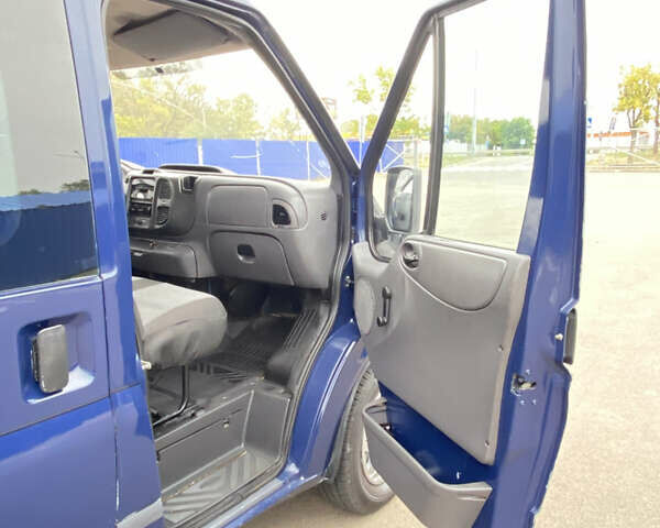 Синій Форд Транзит, об'ємом двигуна 2 л та пробігом 230 тис. км за 6399 $, фото 19 на Automoto.ua