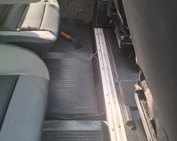 Синій Форд Транзит, об'ємом двигуна 2.2 л та пробігом 384 тис. км за 7500 $, фото 4 на Automoto.ua