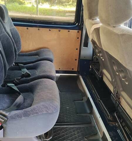 Синий Форд Транзит, объемом двигателя 2.2 л и пробегом 396 тыс. км за 9000 $, фото 5 на Automoto.ua