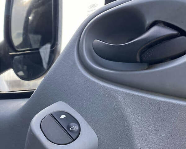 Синий Форд Транзит, объемом двигателя 2.2 л и пробегом 282 тыс. км за 10400 $, фото 9 на Automoto.ua