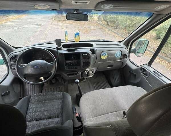 Форд Транзит 2005 у Запоріжжя на Automoto.ua Зелений Форд Транзит, об'ємом двигуна 2.5 л та пробігом 390 тис. км за 3500 $, фото 4 на Automoto.ua