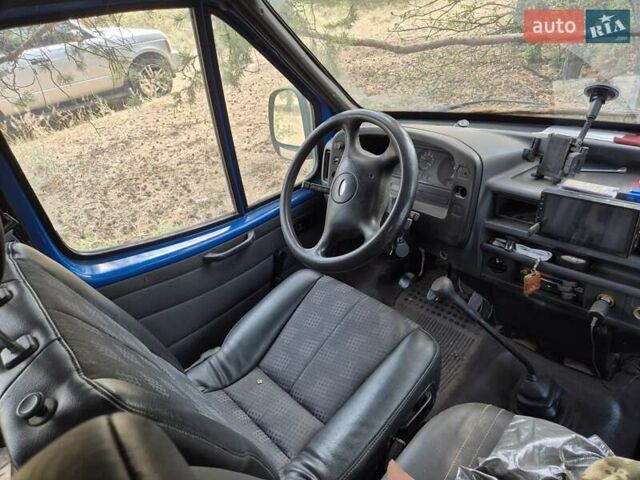 Зеленый Форд Транзит, объемом двигателя 0 л и пробегом 250 тыс. км за 3800 $, фото 2 на Automoto.ua