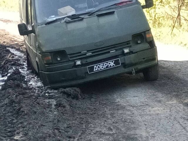 Зелений Форд Транзит, об'ємом двигуна 0 л та пробігом 275 тис. км за 1558 $, фото 5 на Automoto.ua