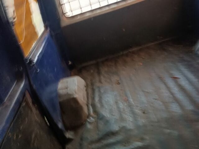 Зелений Форд Транзит, об'ємом двигуна 2 л та пробігом 350 тис. км за 1200 $, фото 4 на Automoto.ua