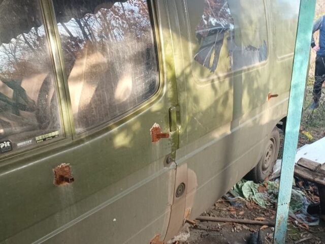 Зелений Форд Транзит, об'ємом двигуна 2 л та пробігом 350 тис. км за 1200 $, фото 5 на Automoto.ua