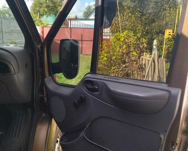 Зелений Форд Транзит, об'ємом двигуна 2 л та пробігом 311 тис. км за 4700 $, фото 13 на Automoto.ua