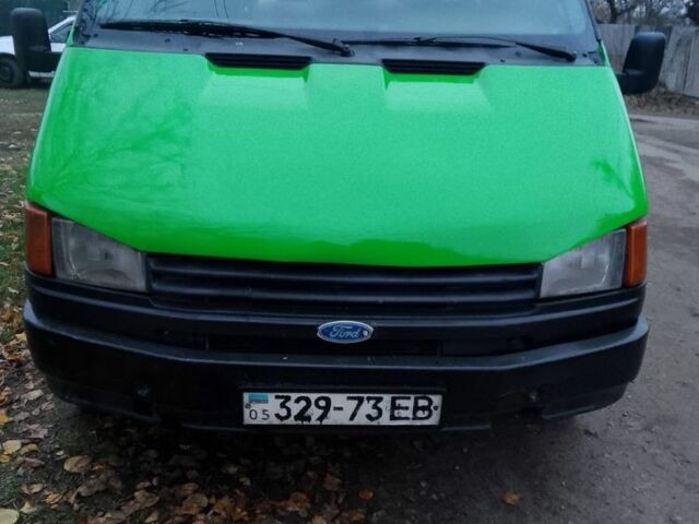 Зеленый Форд Транзит, объемом двигателя 2.5 л и пробегом 500 тыс. км за 1900 $, фото 1 на Automoto.ua