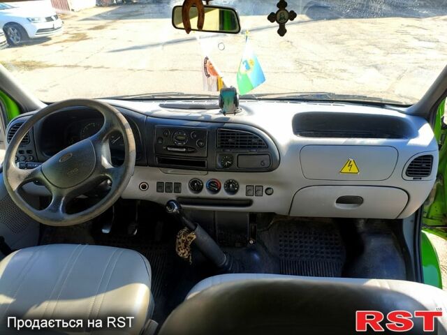 Зеленый Форд Транзит, объемом двигателя 2.5 л и пробегом 450 тыс. км за 3600 $, фото 6 на Automoto.ua