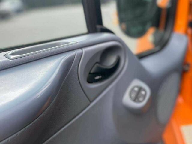 Оранжевый Форд Транзит, объемом двигателя 2.2 л и пробегом 270 тыс. км за 13200 $, фото 6 на Automoto.ua