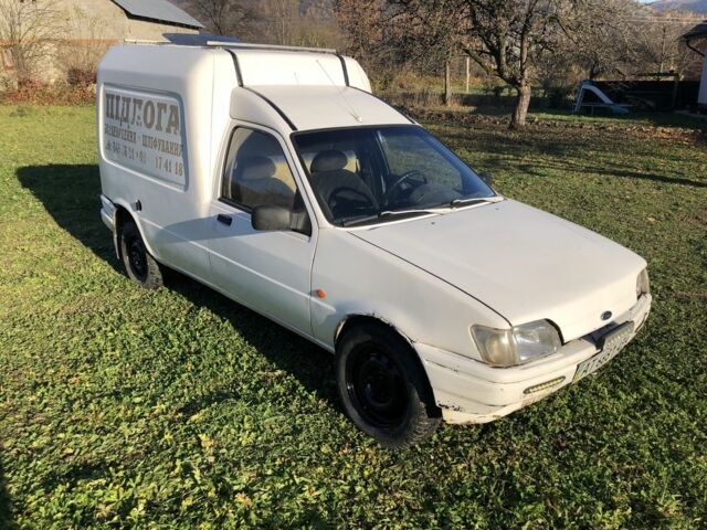 Белый Форд Виндстар, объемом двигателя 1.8 л и пробегом 350 тыс. км за 750 $, фото 2 на Automoto.ua