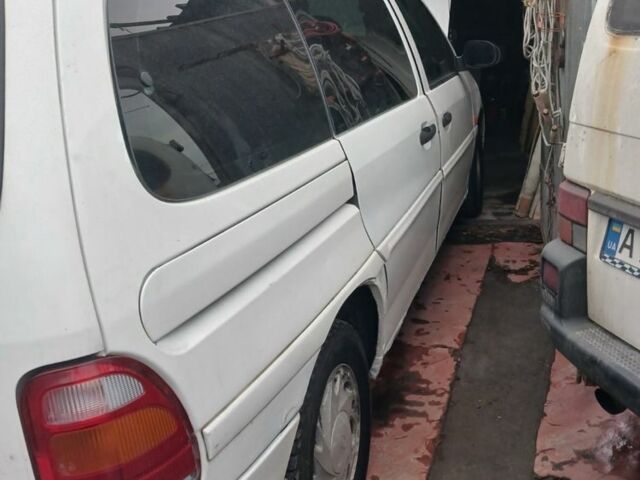 Белый Форд Виндстар, объемом двигателя 3 л и пробегом 491 тыс. км за 2300 $, фото 3 на Automoto.ua