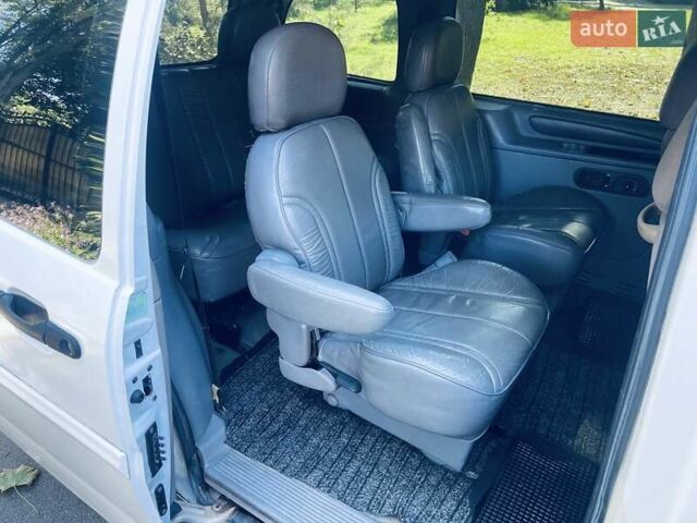 Форд Виндстар 1996 в Киеве на Automoto.ua Белый Форд Виндстар, объемом двигателя 3 л и пробегом 260 тыс. км за 2999 $, фото 12 на Automoto.ua