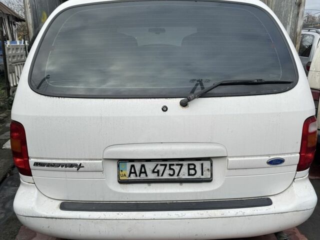 Белый Форд Виндстар, объемом двигателя 3 л и пробегом 491 тыс. км за 2300 $, фото 2 на Automoto.ua