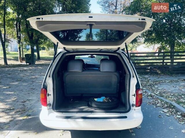 Форд Виндстар 1996 в Киеве на Automoto.ua Белый Форд Виндстар, объемом двигателя 3 л и пробегом 260 тыс. км за 2999 $, фото 15 на Automoto.ua