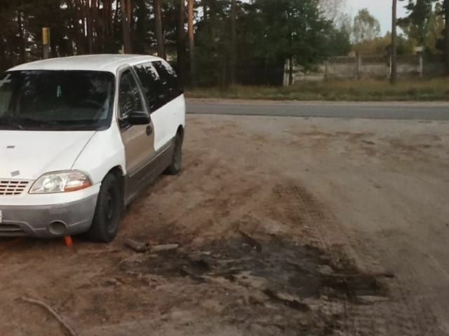 Белый Форд Виндстар, объемом двигателя 3.8 л и пробегом 300 тыс. км за 1700 $, фото 2 на Automoto.ua