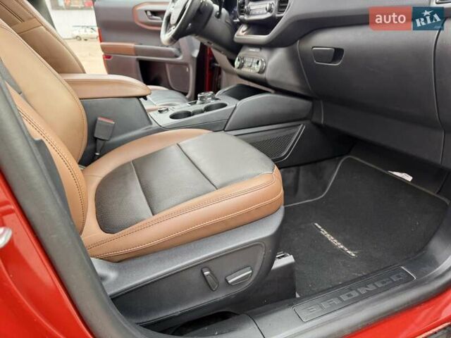 Красный Форд Bronco Sport, объемом двигателя 2 л и пробегом 51 тыс. км за 26000 $, фото 39 на Automoto.ua