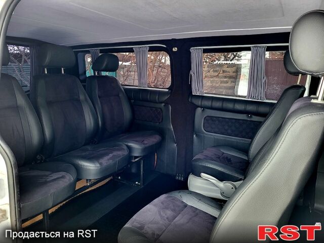 Белый Форд Custom, объемом двигателя 2.2 л и пробегом 269 тыс. км за 14500 $, фото 5 на Automoto.ua