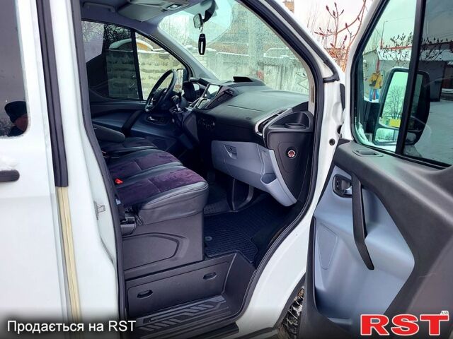 Белый Форд Custom, объемом двигателя 2.2 л и пробегом 269 тыс. км за 14500 $, фото 4 на Automoto.ua