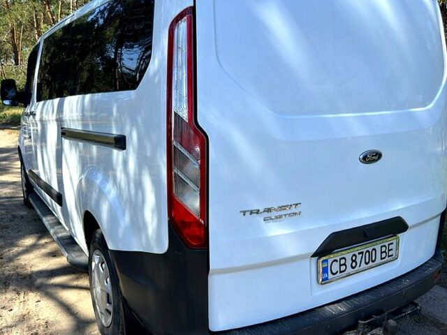 Белый Форд Custom, объемом двигателя 2 л и пробегом 200 тыс. км за 16500 $, фото 1 на Automoto.ua
