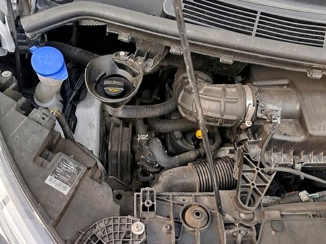 Белый Форд Custom, объемом двигателя 2 л и пробегом 240 тыс. км за 21000 $, фото 12 на Automoto.ua