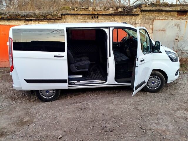 Белый Форд Custom, объемом двигателя 2 л и пробегом 240 тыс. км за 21000 $, фото 7 на Automoto.ua