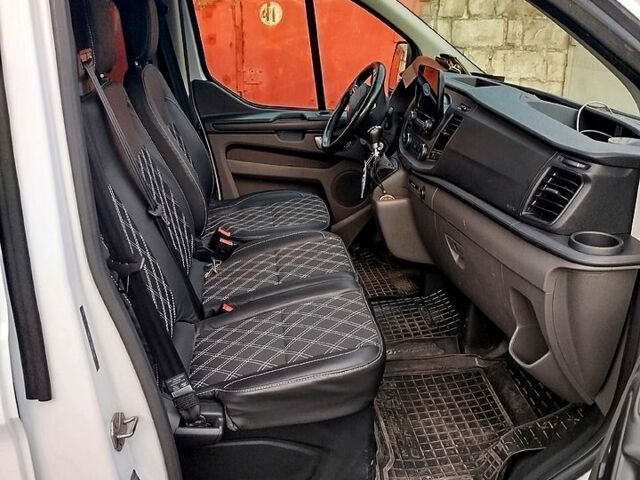 Белый Форд Custom, объемом двигателя 2 л и пробегом 240 тыс. км за 21000 $, фото 5 на Automoto.ua