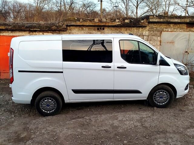 Белый Форд Custom, объемом двигателя 2 л и пробегом 240 тыс. км за 21000 $, фото 2 на Automoto.ua