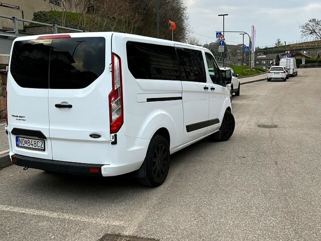 Белый Форд Custom, объемом двигателя 2 л и пробегом 140 тыс. км за 20000 $, фото 3 на Automoto.ua