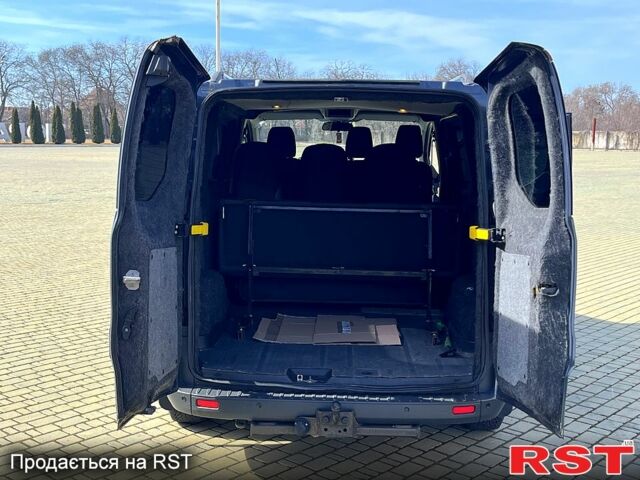 Сірий Форд Custom, об'ємом двигуна 2.2 л та пробігом 254 тис. км за 11600 $, фото 5 на Automoto.ua