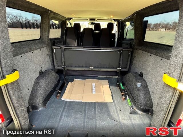 Сірий Форд Custom, об'ємом двигуна 2.2 л та пробігом 254 тис. км за 11600 $, фото 9 на Automoto.ua