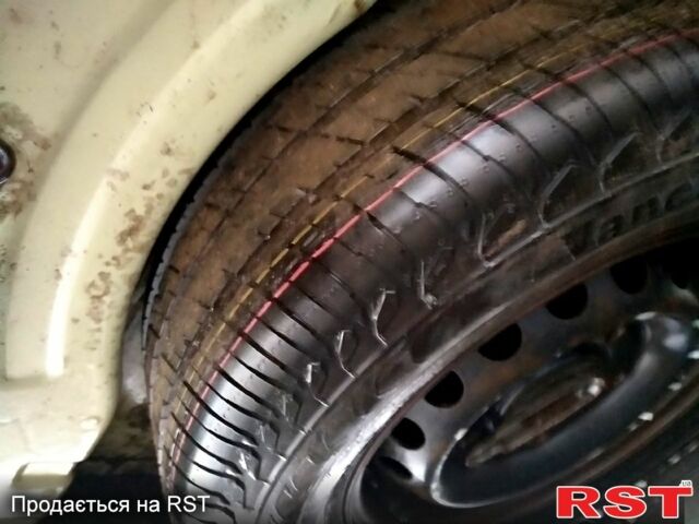 Сірий Форд Custom, об'ємом двигуна 2 л та пробігом 286 тис. км за 12200 $, фото 4 на Automoto.ua