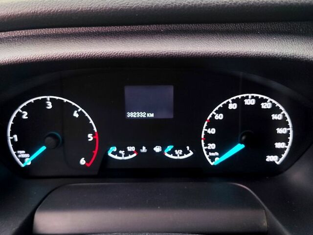Серый Форд Custom, объемом двигателя 2 л и пробегом 382 тыс. км за 22000 $, фото 1 на Automoto.ua