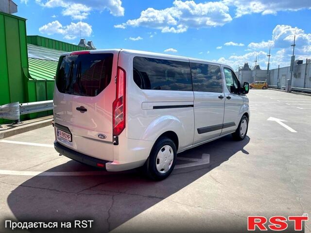 Серый Форд Custom, объемом двигателя 2 л и пробегом 195 тыс. км за 22500 $, фото 2 на Automoto.ua