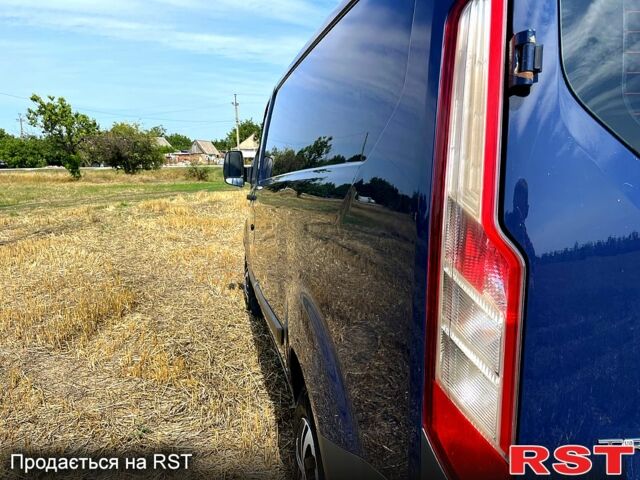 Синий Форд Custom, объемом двигателя 2.2 л и пробегом 260 тыс. км за 10000 $, фото 8 на Automoto.ua