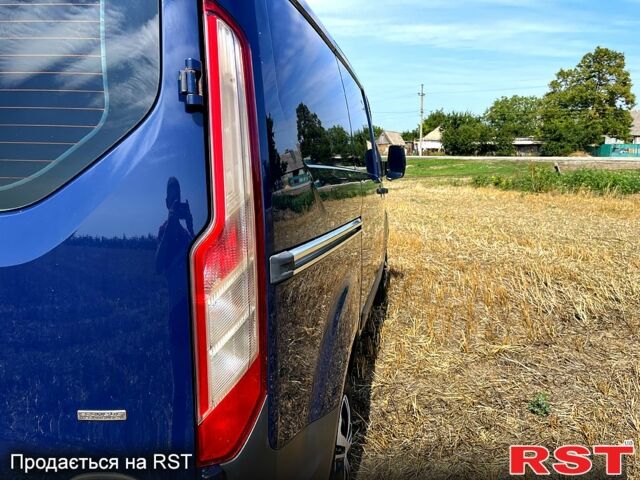 Синий Форд Custom, объемом двигателя 2.2 л и пробегом 260 тыс. км за 10000 $, фото 9 на Automoto.ua