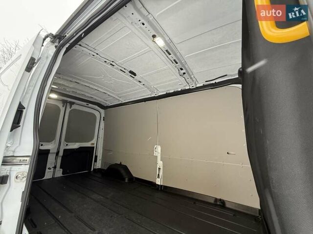 Білий Форд E-Transit, об'ємом двигуна 0 л та пробігом 5 тис. км за 36500 $, фото 41 на Automoto.ua
